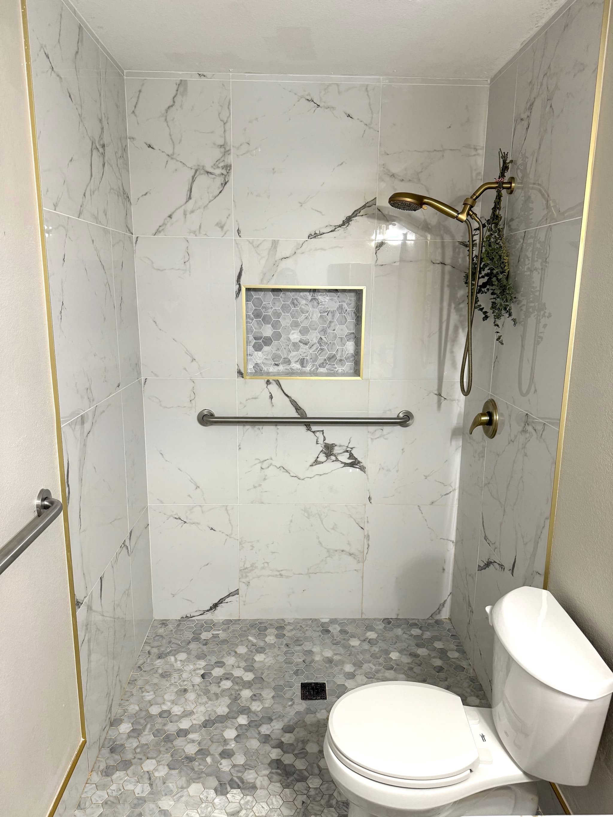 Country Club Care Home - Image 4